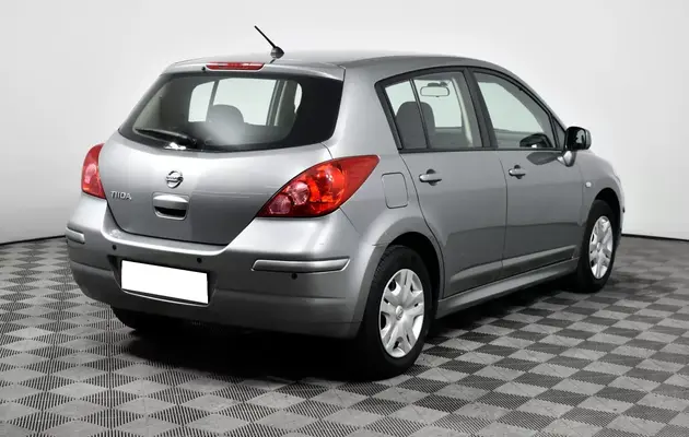 Nissan Tiida, фото №5