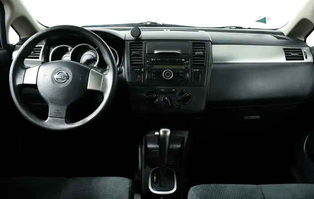 Nissan Tiida, фото №11