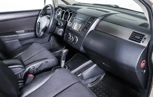 Nissan Tiida, фото №11