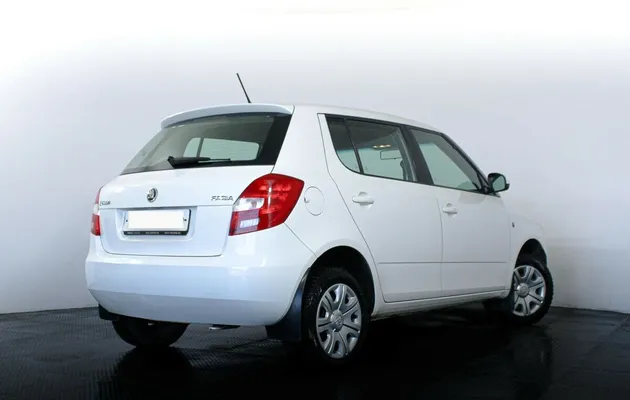 Skoda Fabia II Рестайлинг, фото №3