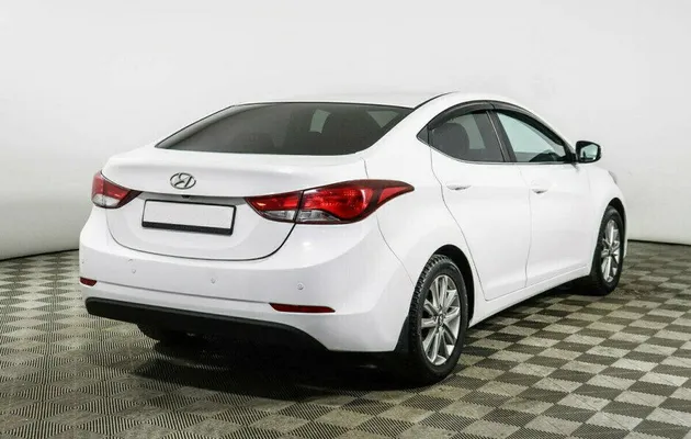 Hyundai Elantra 1.8 Автомат, фото №2