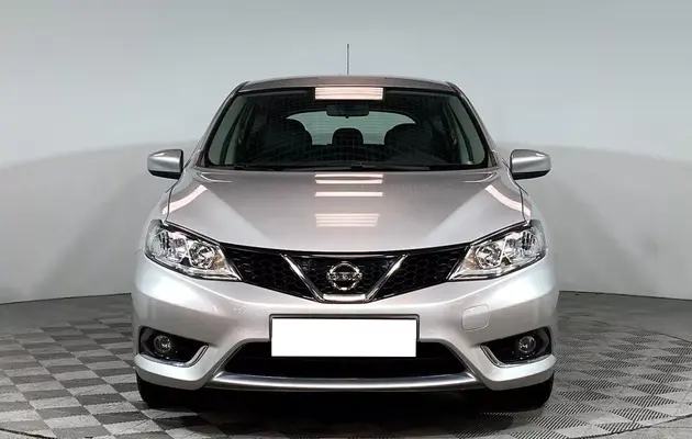 Nissan Tiida, фото №2