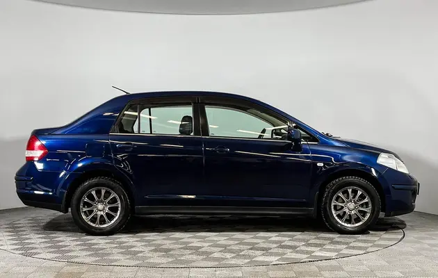 Nissan Tiida, фото №4
