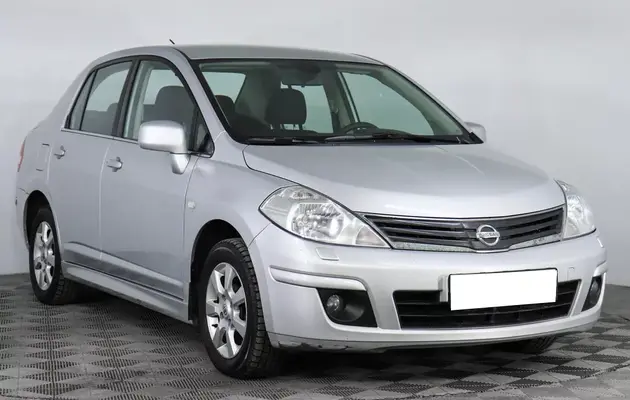 Nissan Tiida, фото №3