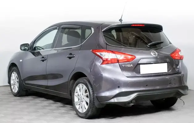 Nissan Tiida, фото №7