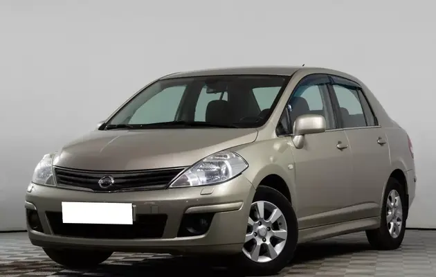 Nissan Tiida, фото №1