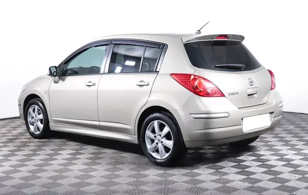 Nissan Tiida, фото №7