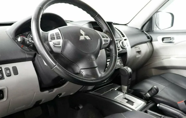 Mitsubishi Pajero Sport 3.0 Автомат, фото №5
