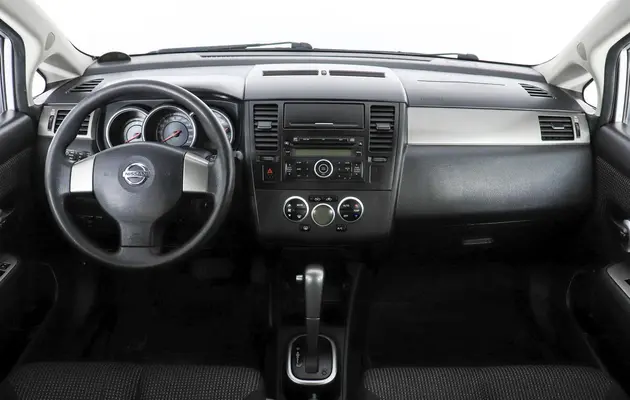 Nissan Tiida, фото №11