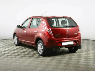 Renault SANDERO