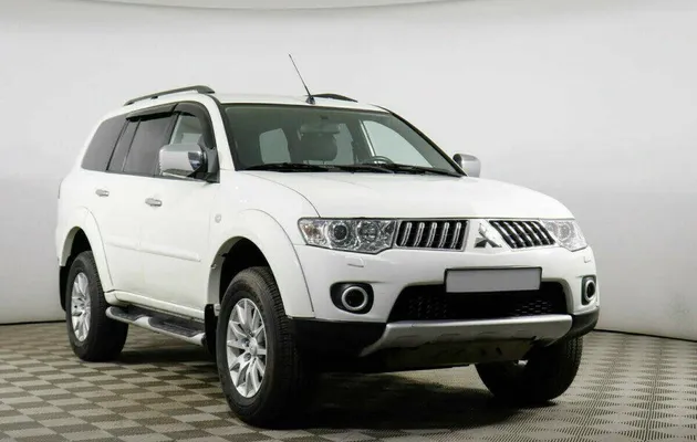 Mitsubishi Pajero Sport 3.0 Автомат, фото №2