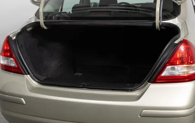 Nissan Tiida, фото №9