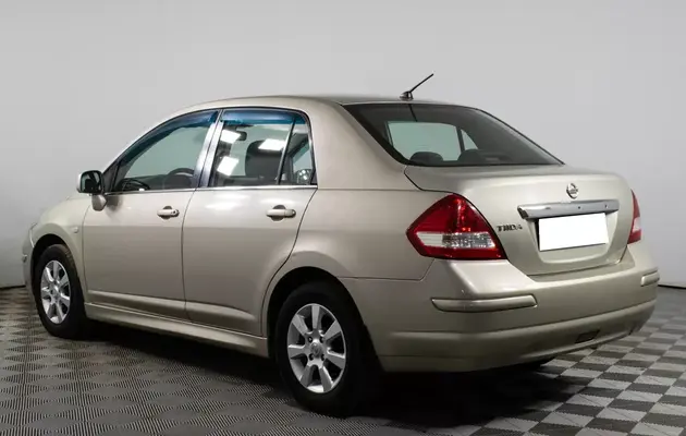 Nissan Tiida, фото №7