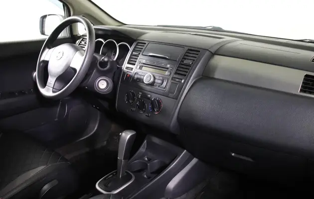 Nissan Tiida, фото №9