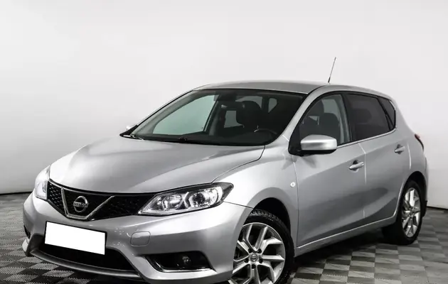 Nissan Tiida, фото №1
