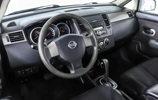 Nissan Tiida, фото №9