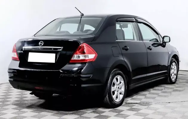 Nissan Tiida, фото №4