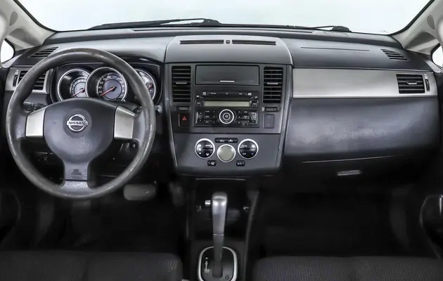 Nissan Tiida, фото №11