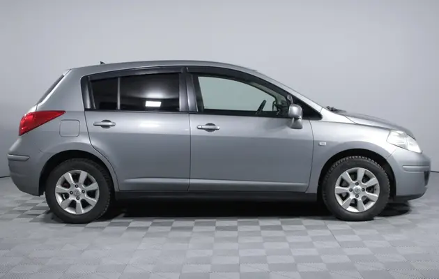 Nissan Tiida, фото №4