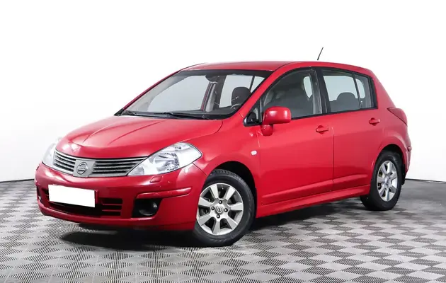 Nissan Tiida, фото №1