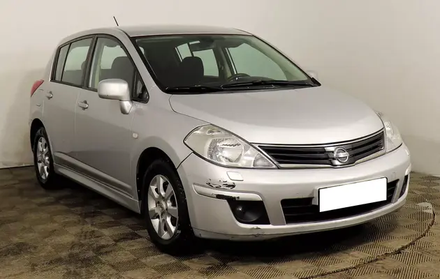 Nissan Tiida, фото №5