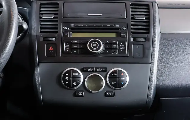 Nissan Tiida, фото №15