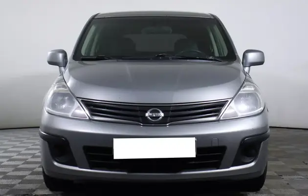 Nissan Tiida, фото №2