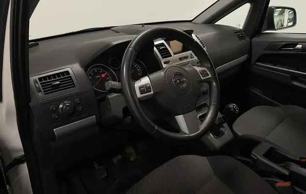 Opel Zafira, фото №9