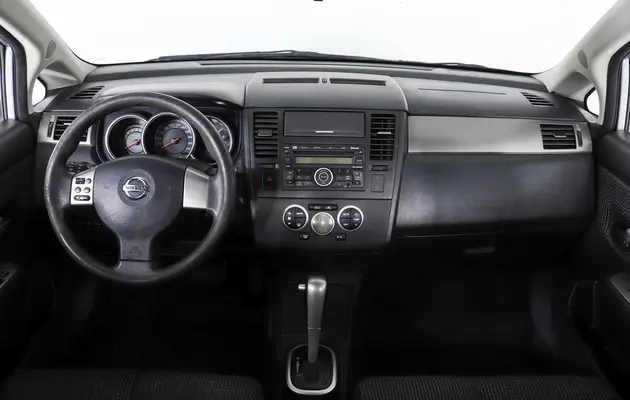 Nissan Tiida, фото №11