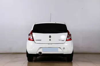 Renault SANDERO