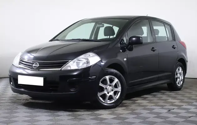 Nissan Tiida, фото №1