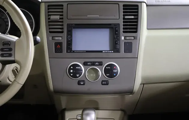 Nissan Tiida, фото №13