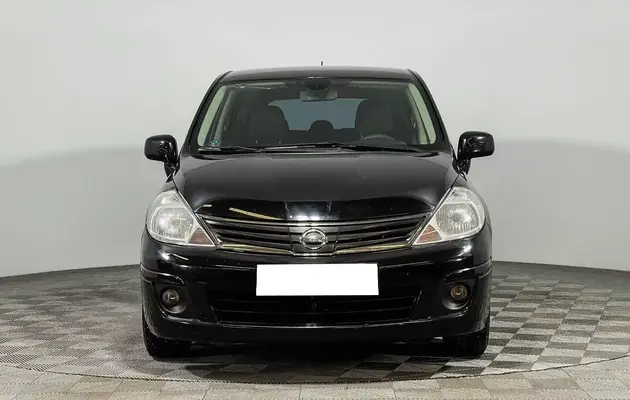 Nissan Tiida, фото №2