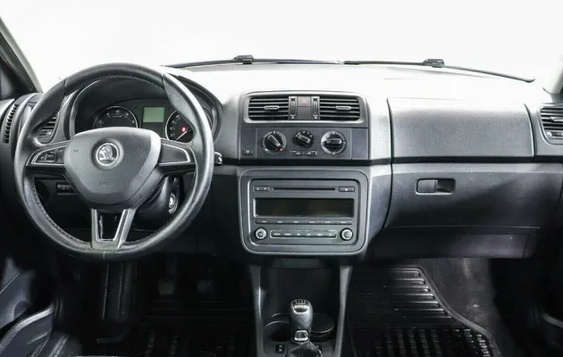 Skoda Fabia II Рестайлинг, фото №8
