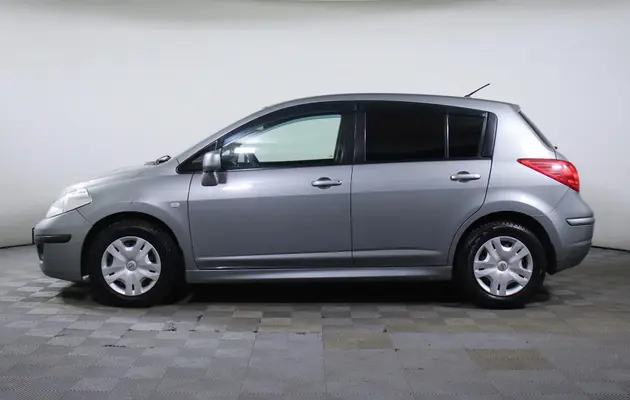 Nissan Tiida, фото №8