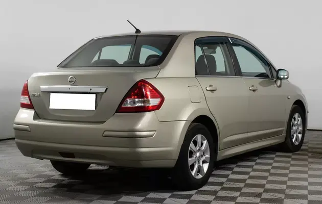 Nissan Tiida, фото №5