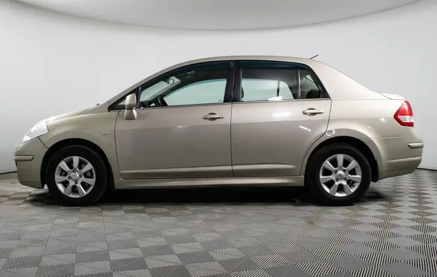 Nissan Tiida, фото №8