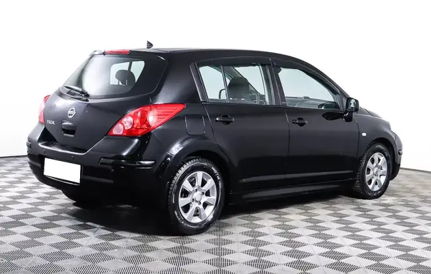 Nissan Tiida, фото №5