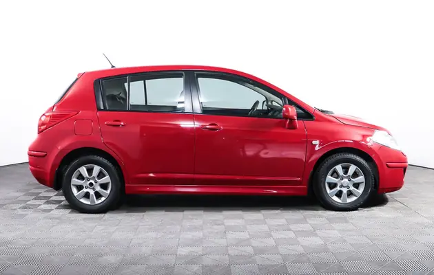 Nissan Tiida, фото №4