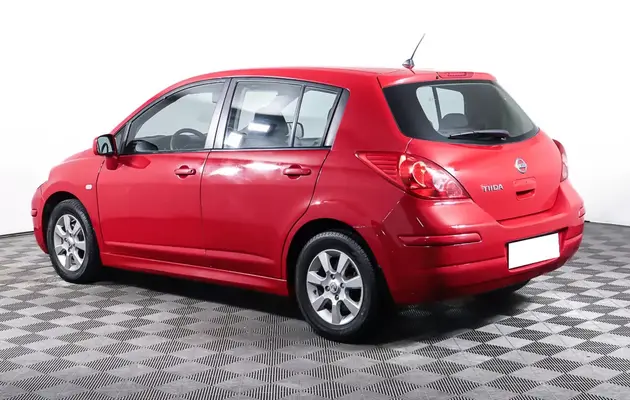 Nissan Tiida, фото №7