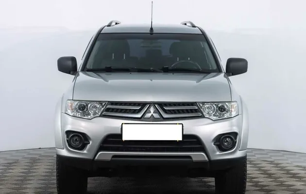 Mitsubishi pajero sport мкпп 2013 с пробегом 92 003 км, фото №2