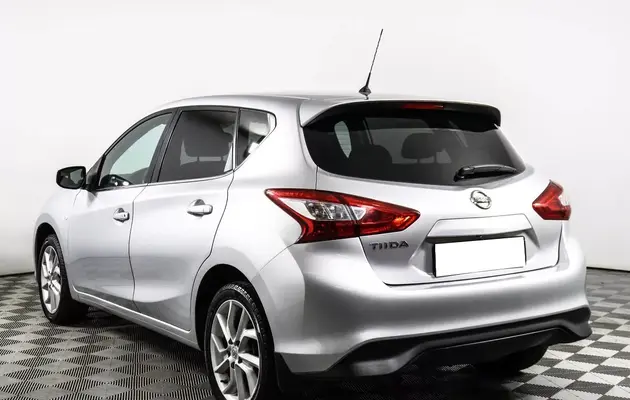 Nissan Tiida, фото №7