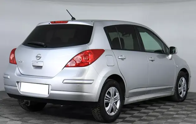 Nissan Tiida, фото №5
