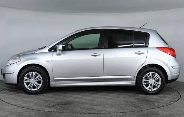 Nissan Tiida, фото №8