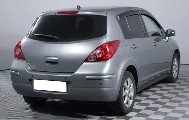 Nissan Tiida, фото №5