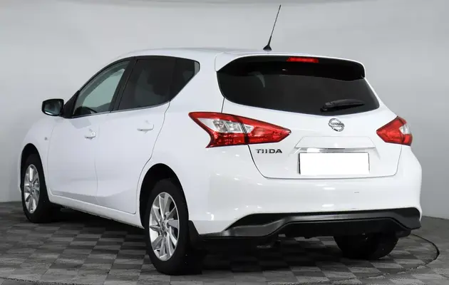 Nissan Tiida, фото №7