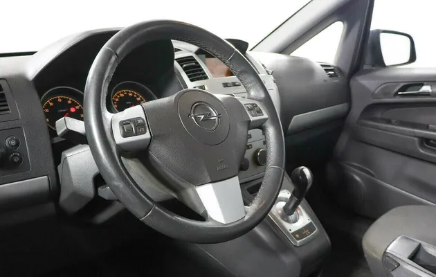 Opel Zafira B Рестайлинг, фото №8