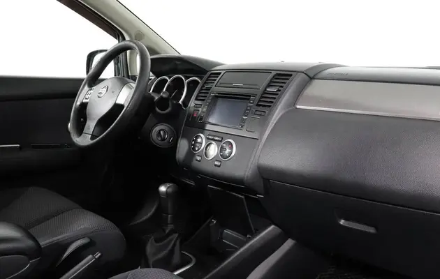 Nissan Tiida, фото №7