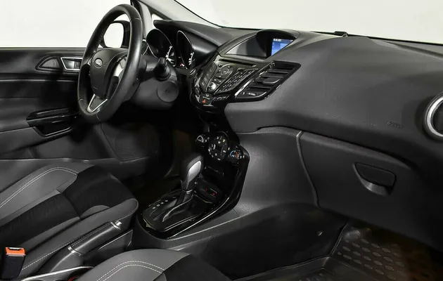 Ford Fiesta Mk6 Рестайлинг, фото №5