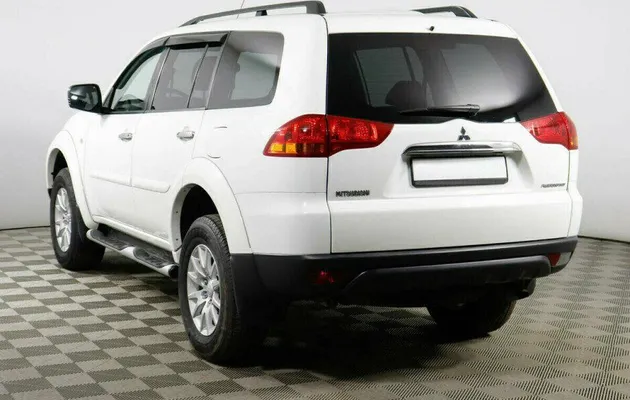 Mitsubishi Pajero Sport 3.0 Автомат, фото №3